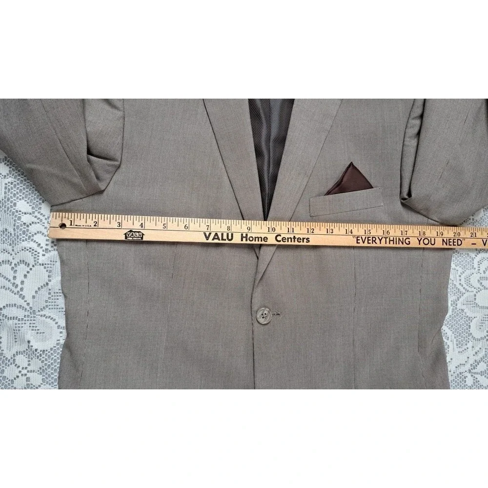 Wilke-Rodriguez Sport Coat Men's Size 38R‎ Brown Poly Blend Modern Fit Pre-owned